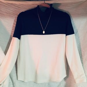 Old Navy Blue and White Sweater